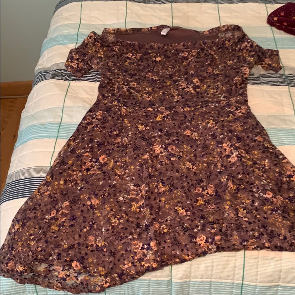 Brown floral